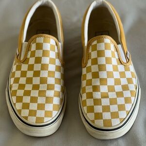 Men’s size 7 Yellow Checkered Vans Slip-On Shoes